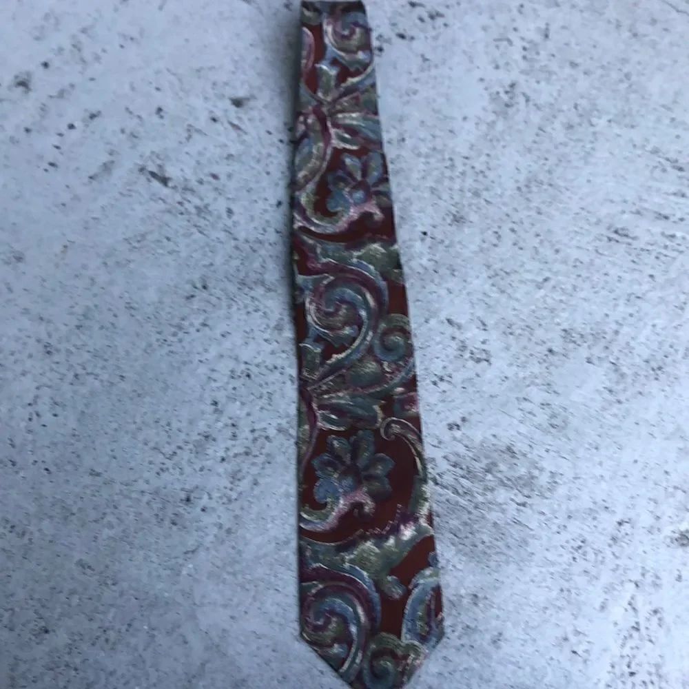 Beautiful Vintage Tie